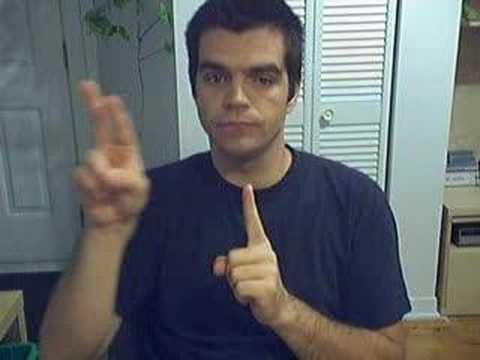 InfoSourds vs Hotmail avec barre rose